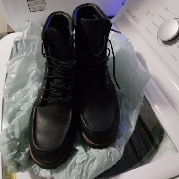 Roots Boots - Picture 2 of 8